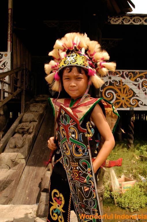the_outfit_of_dayak_1c838f9.jpg