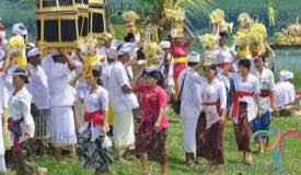 ulun-danu-bratan-temple-tabanan-bali-13.jpg