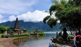 ulun-danu-bratan-temple-tabanan-bali-22.jpg