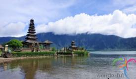 ulun-danu-bratan-temple-tabanan-bali-32.jpg