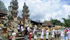 ulun-danu-bratan-temple-tabanan-bali-4.jpg