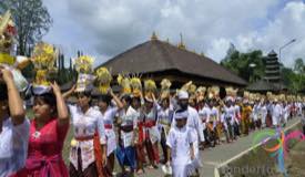 ulun-danu-bratan-temple-tabanan-bali-7.jpg