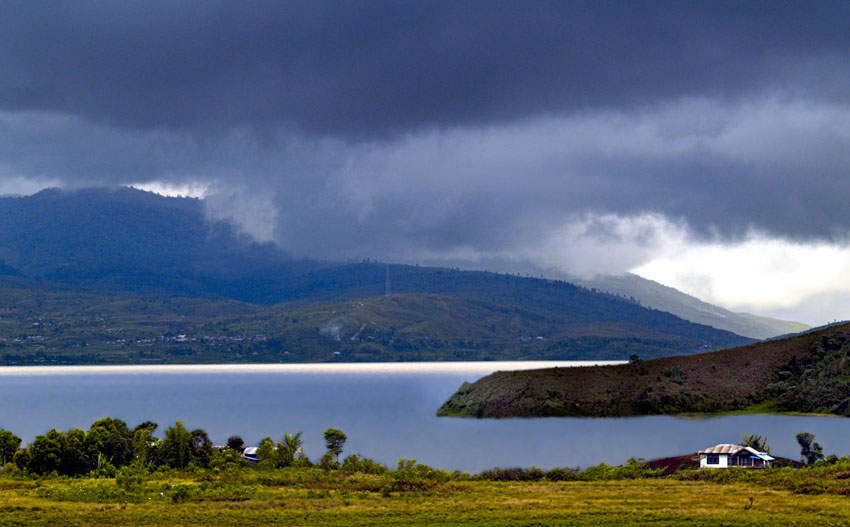 Atas Bawah  Lake  Solok  West  Sumatra  Visit Indonesia 