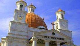 blenduk-church-semarang-central-java-1.JPG