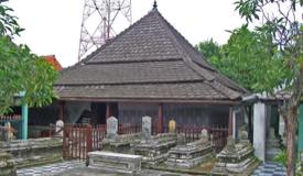 gallery/gresik/sunan-giri-tomb-gresik-1.jpg