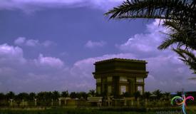 monument-simpang-lima-gumul-kediri-east-java-2.jpg