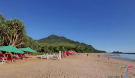 pulau-merah-island-banyuwangi-east-java-2.jpg