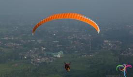 paragliding-puncak-bogor-west-java-1.jpg