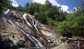 bayang-sani-waterfall-west-sumatra-2.jpg