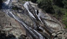 bayang-sani-waterfall-west-sumatra-3.jpg