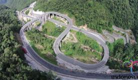 kelok-sembilan-bridge-lima-puluh-kota-west-sumatra-2.jpg