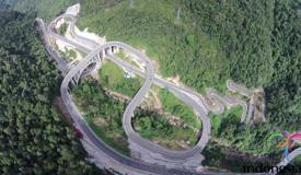 kelok-sembilan-bridge-lima-puluh-kota-west-sumatra-3.jpg