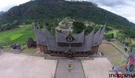 pagaruyung-palace-west-sumatra-3.jpg