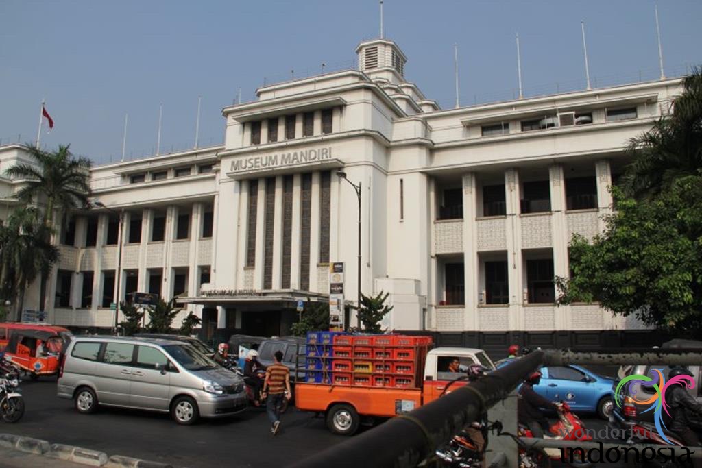 Jakarta Tourism - Photo Gallery museum mandiri jakarta 2