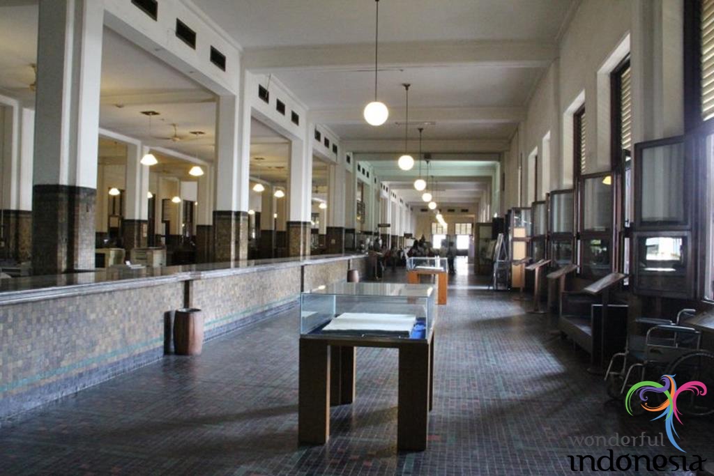 Jakarta Tourism - Photo Gallery museum mandiri jakarta 3
