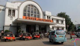 jakarta-kota-railway-station-1.jpg