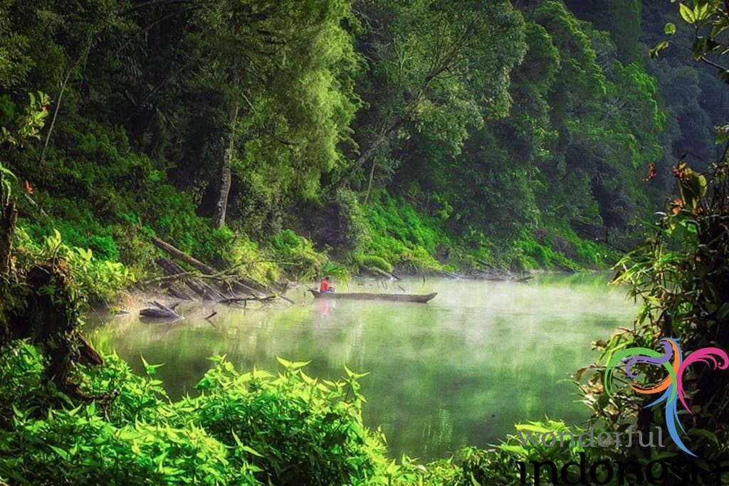 Jambi Tourism - Photo Gallery - Sumatera Indonesia - gunung tujuh lake