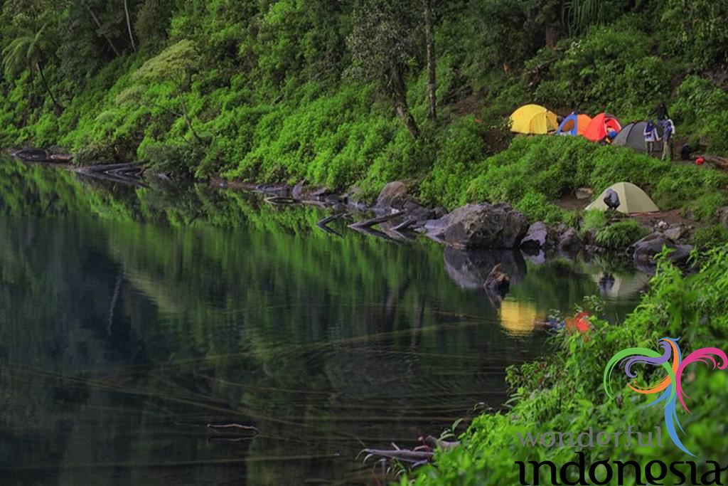 Jambi Tourism - Photo Gallery - Sumatera Indonesia - gunung tujuh lake