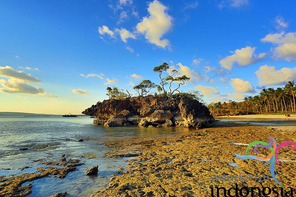 South Celebes Tourism - South Sulawesi: Ujungpandang ...