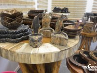 Rizky Ayu - handmade wooden artwork