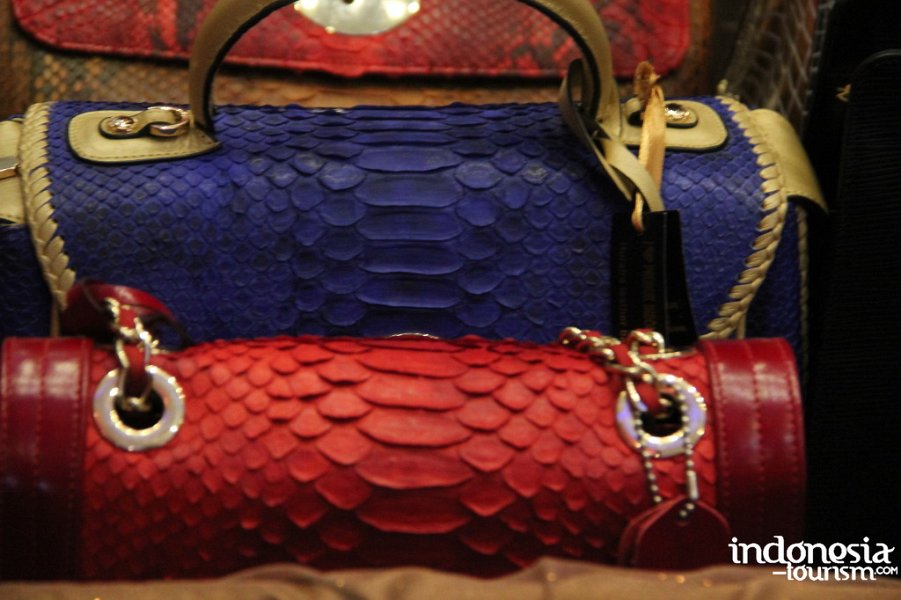 huraira-leather-bag-10