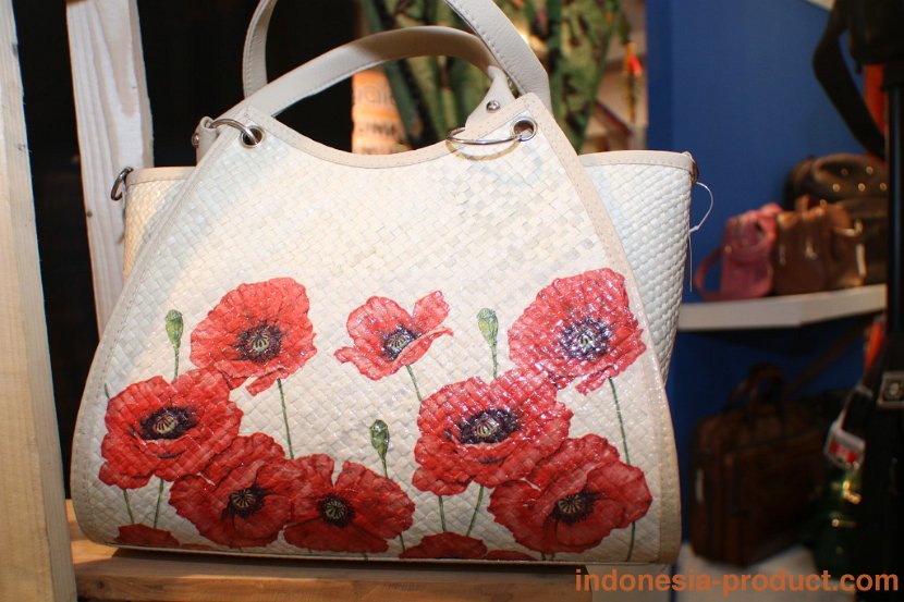 amy-rose-tas-&-souvenir-5