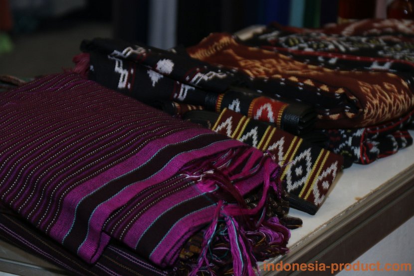 loekeli-tenun-ikat-rote-3