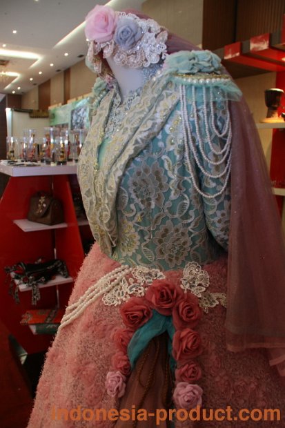 melanie-smith-gaun-bridal-3