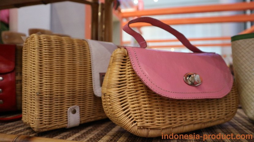Arina-Rattan-and-Flowers-Quality-Rattan-Bag