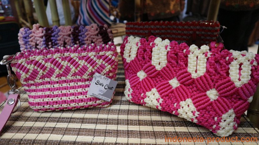 Bie's-Craft-Knit-Fashion-Bag