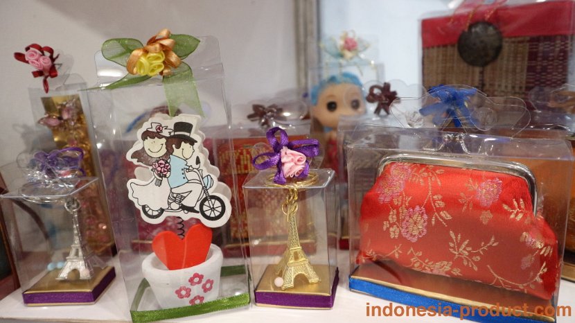 Cherry-Souvenir-key-chain
