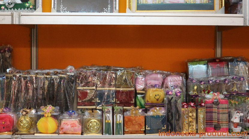 Cherry-Souvenir-supplier