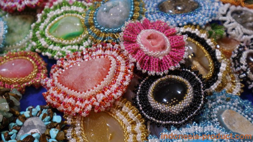 Gita-Batu-Alam-Handmade-Stone-Souvenir