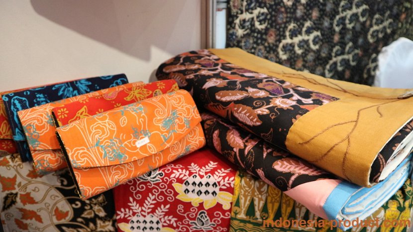 Latansa-Batik-Jonegoroan-Walet-and-Accessories