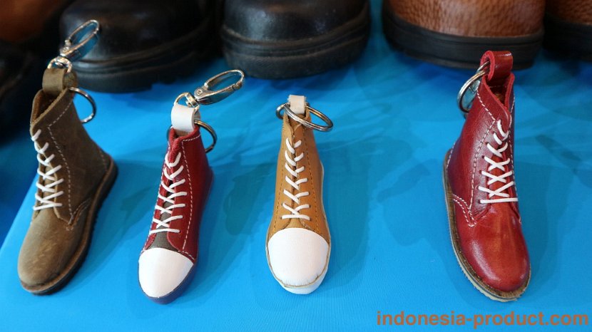 Supra-Sejahtera-Shoes-Key-Chain