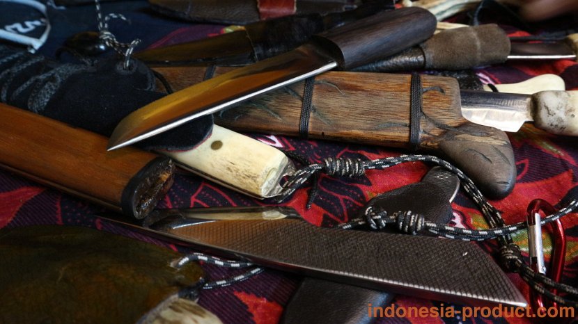 Yanto-collection-craft-and-souvenir