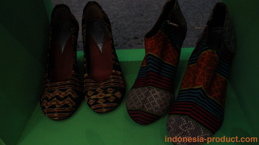 dinas-koperasi-ntt-batik-garment-accessories-decoration-03