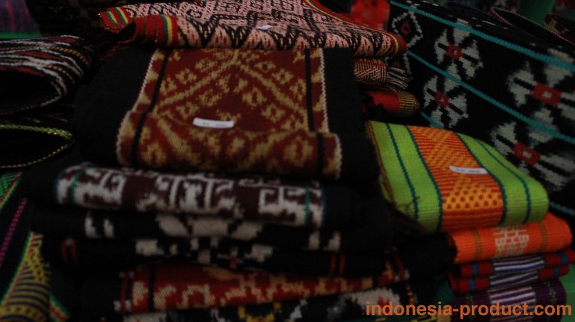 dinas-koperasi-ntt-batik-garment-accessories-decoration-06