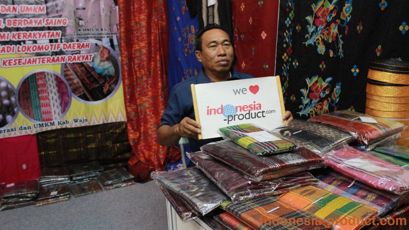 dinas-koperasi-wajo-batik-traditional-fabric-garment-01
