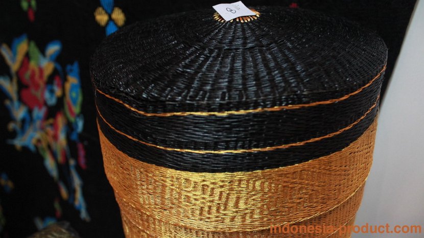 dinas-koperasi-wajo-batik-traditional-fabric-garment-04