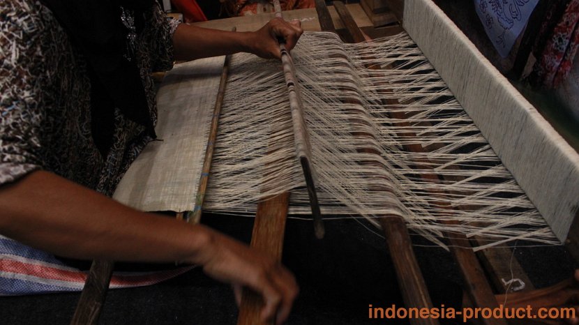gringsing-batik-traditional-garment-fabric-05