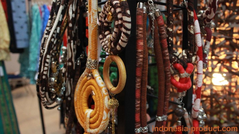 r-collection-accessories-jewelry-garment-fashion-batik-clothing-03