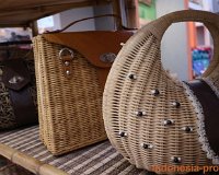 Arina-Rattan-and-Flowers-Fashion-Bag.JPG