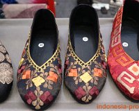 Binali-Woman-Shoes.JPG