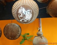 Mahakarya-Mojopahit-crafted-lamp.JPG