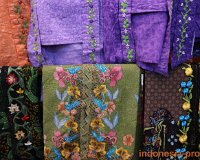 Raz'h-Creation-embroidery-kebaya.JPG