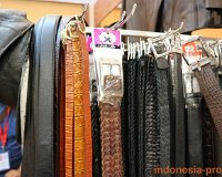 Sendy-Leather-Belt-and-hat.JPG