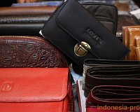 Sendy-Leather-souvenirs.JPG