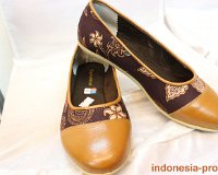 Yanto-collection-handmade-batik-shoes.JPG