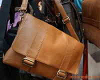 Yanto-collection-woman-sling-bag.JPG